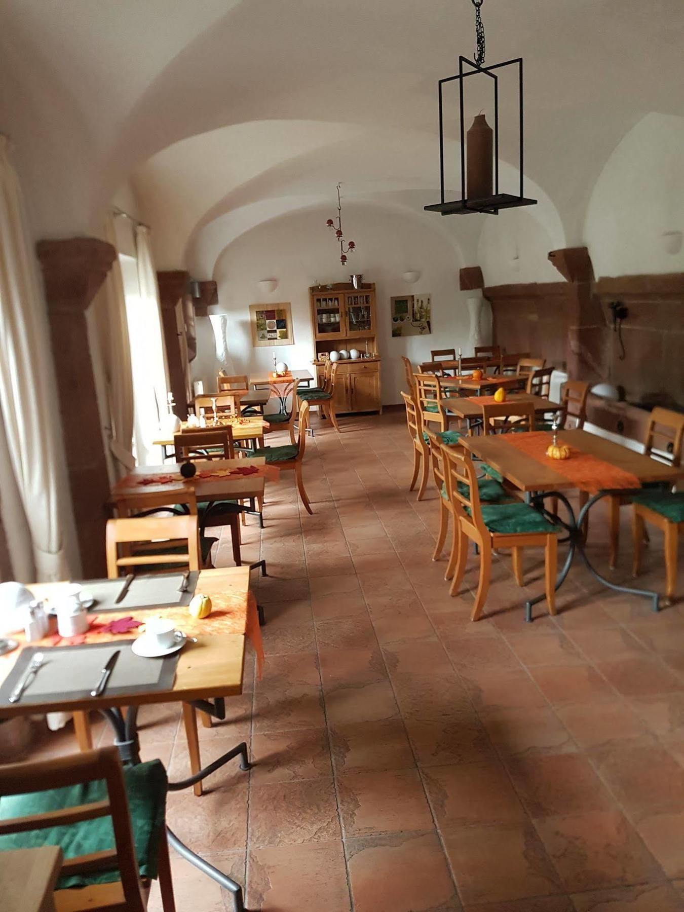 Alter Winzerhof Weisenheim Am Berg E.K. Ξενοδοχείο Εξωτερικό φωτογραφία