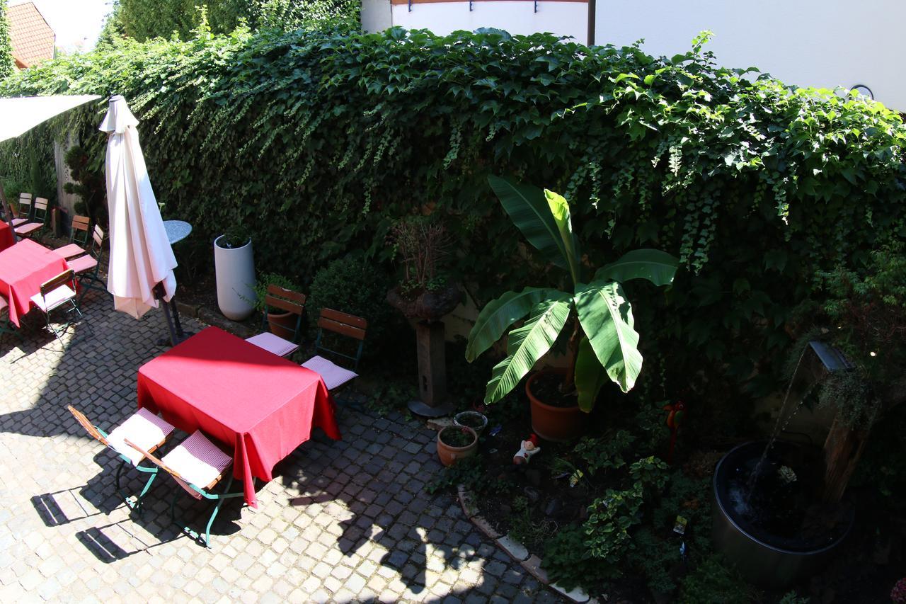 Alter Winzerhof Weisenheim Am Berg E.K. Ξενοδοχείο Εξωτερικό φωτογραφία